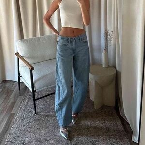 Abercrombie & Fitch Mid Rise Barrel Jeans